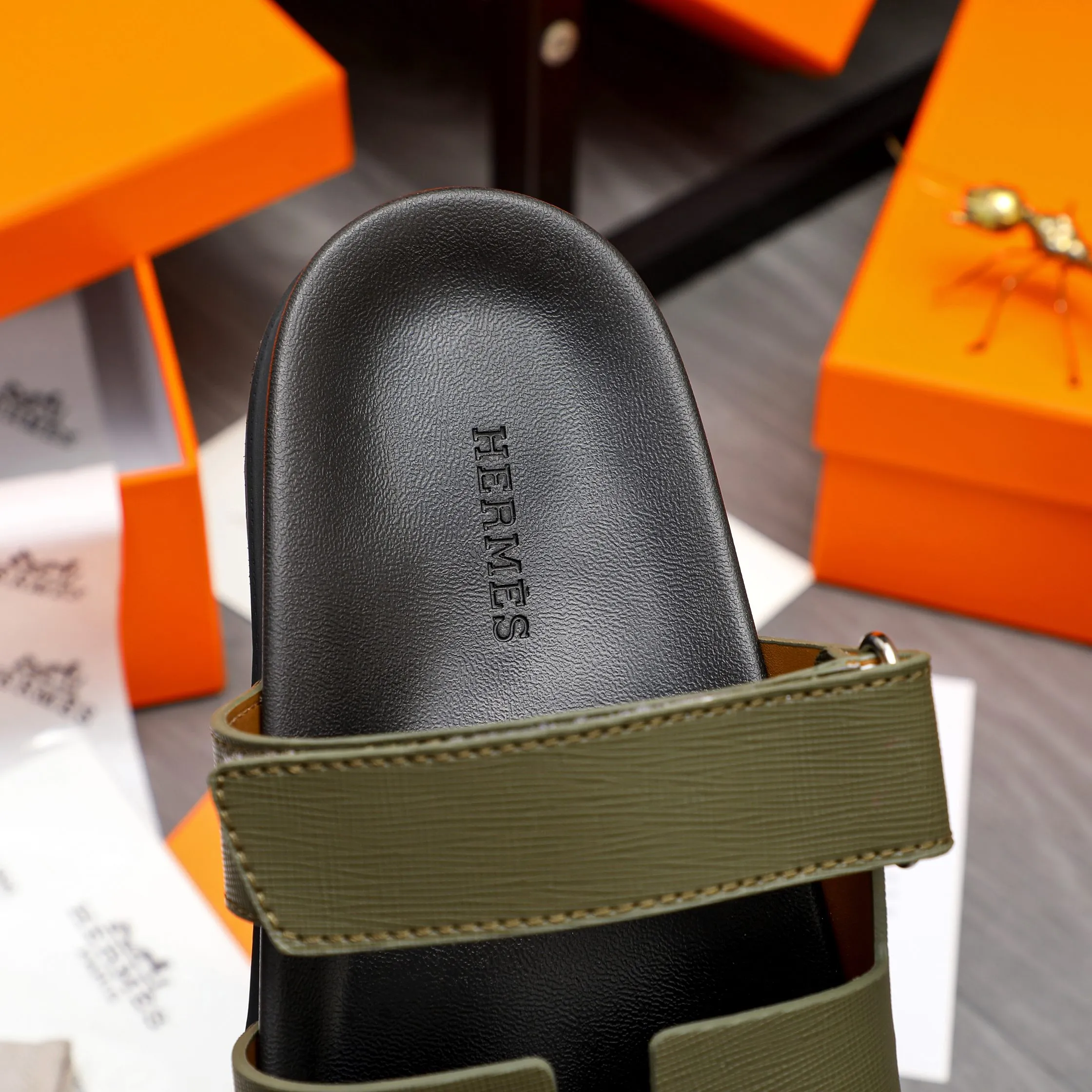 Men's shoes 💰340 Product trademark: Hermes "Hermes" Couple's slippers Regular size: 36-46 Product material: Selected vertical grain cowhide upper, microfiber lining, original outsole